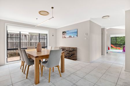 8 Niven Place, Belrose NSW 2085 - House For Rent | Domain - Photo 2