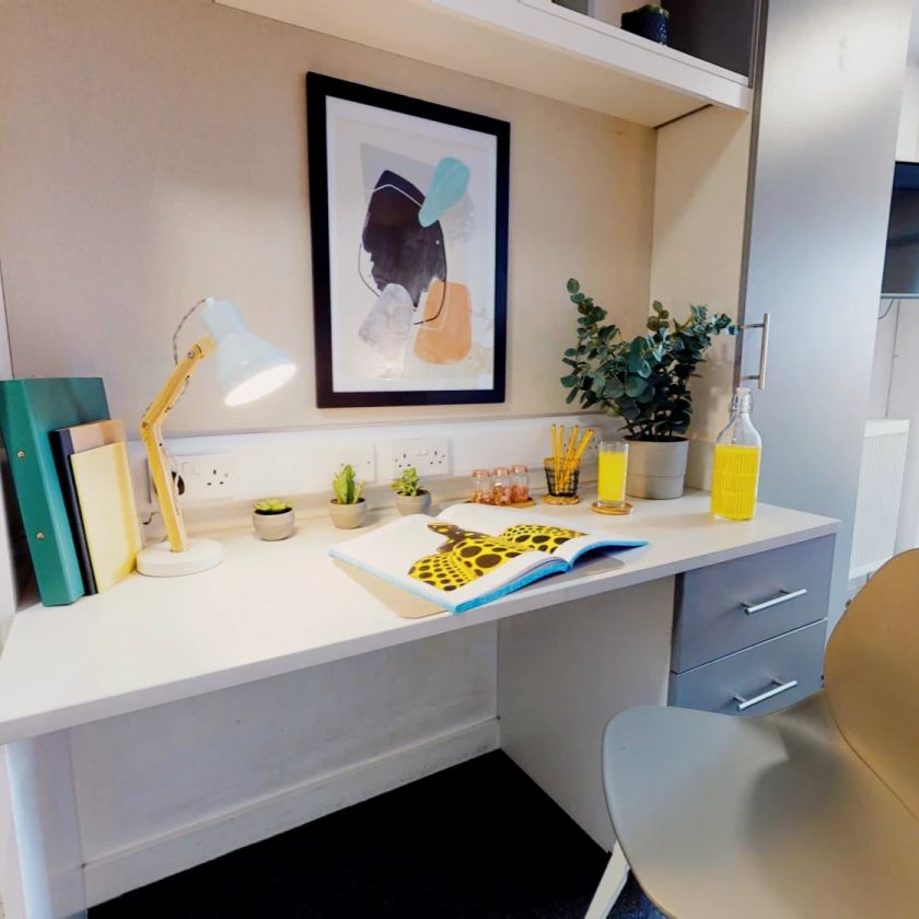 2 Bed Apartment - Photo 1