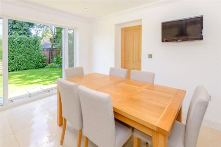 4 bedroom detached house to rent - Photo 3