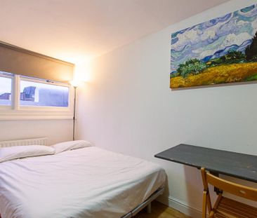 BILLS INCLUDED - Modern single studio apartment in Earl’s Court, London SW5 - Photo 1