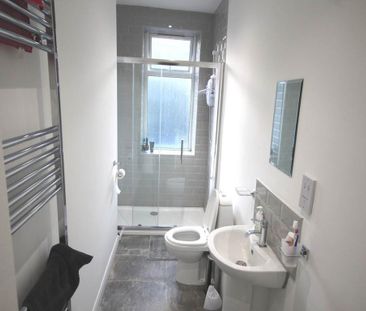 1 bedroom in a house share to rent - Photo 6