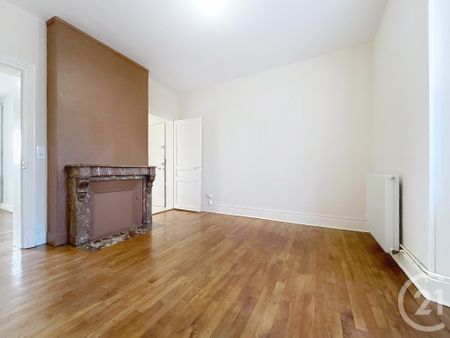 Location Appartement 2 pièces 47m² LA CHAPELLE ST LUC 10600 - Photo 2