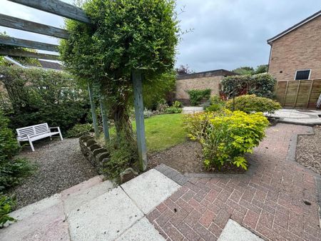 4 bedroom detached house to rent - Photo 5