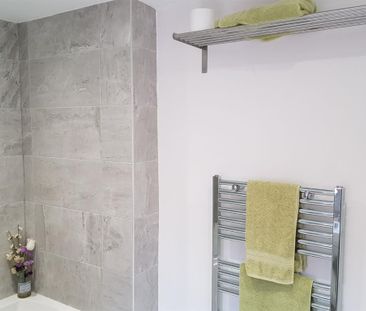 3 bedroom private hall to rent - Photo 4