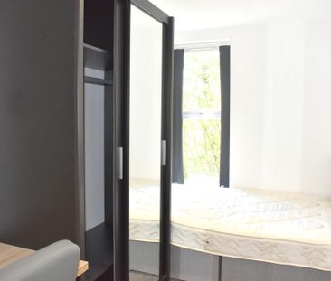 6 bedroom terraced house to rent - Photo 5