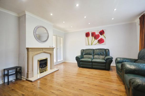 3 bedroom House To Let - Photo 1