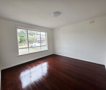 Charming Family Home - Photo 4