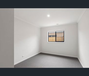33 Monakeeba Bvd, Woodstock, Vic 3751 - Photo 5