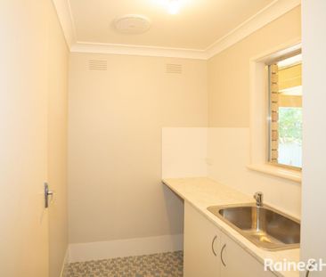 4 Carmody Street, Kooringal, NSW 2650 - Photo 5