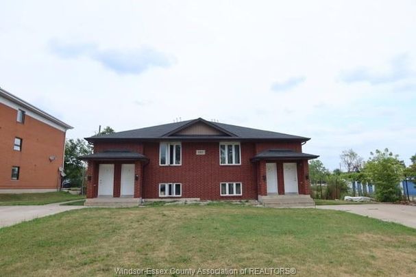 For Lease - 680 CAMERON Avenue Unit# 4, Windsor, Ontario - Photo 1
