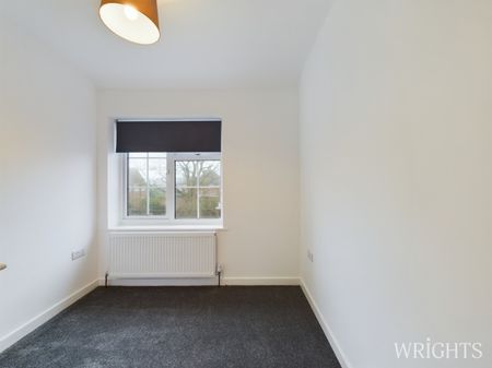 3 bedroom Mid Terraced House - Holwell Road, Welwyn Garden City - Photo 4