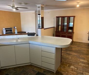 FOR LEASE – 190 Woodland Parade, Stake Hill WA 6181 - Photo 6