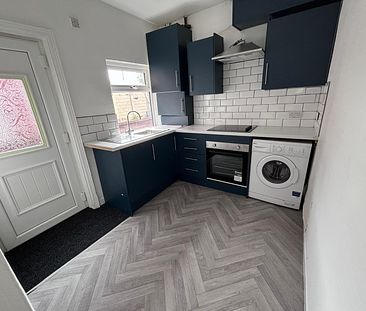 Brand new refurbished property 2 Bed Property in the heart Rotherham !!! - Photo 4