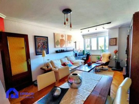 Alquiler de piso en Calle Armando Collar - Photo 1