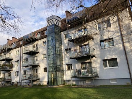 Kompakte 2-Zimmer Wohnung mit möblierter, NEUER Küche und Parkplatz - Photo 3