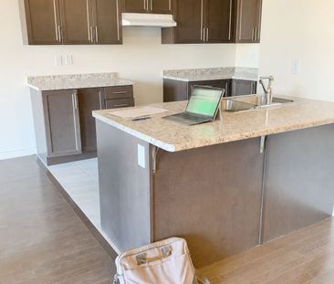 For Lease - 15 Arrowview Drive, Brampton, Ontario - Photo 4