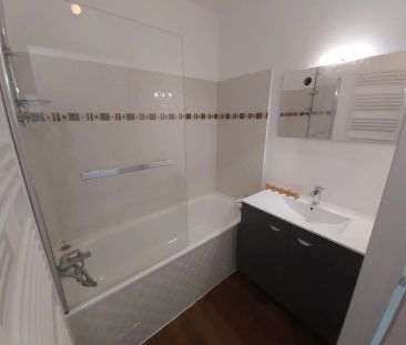 Appartement T3 NANTES Champ de Mars - 61.25 m2 967 Euros - Photo 2