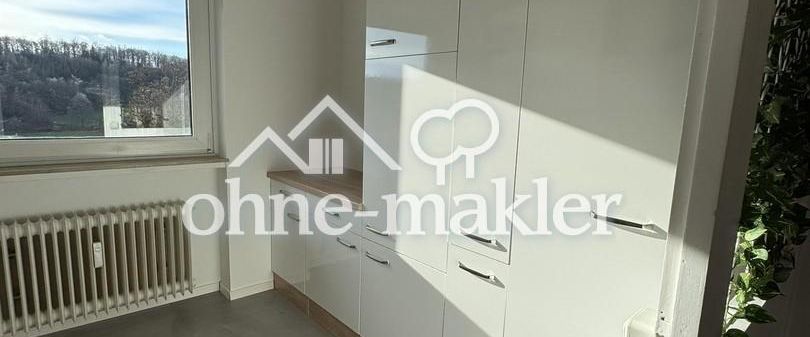 Erstbezug nach Sanierung, 3-Zimmer mit Küche, Balkon und Blick ins Grüne. - Photo 1