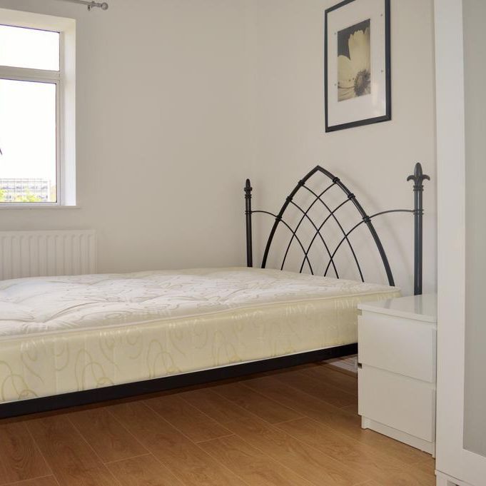 4 bedroom flat to rent - Photo 1