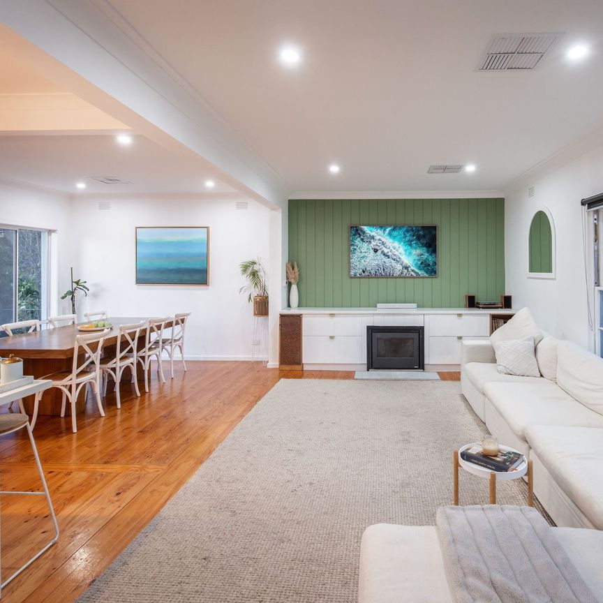 Stunning Dual-living Family Home With Sweeping Views In East Albury - Photo 1