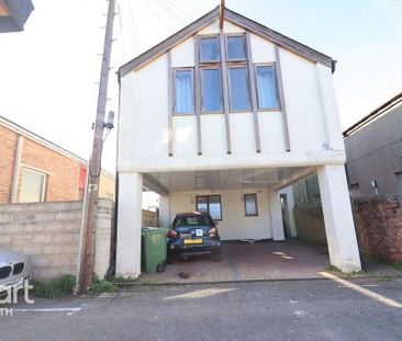 2 bedroom coach house to rent - Photo 5