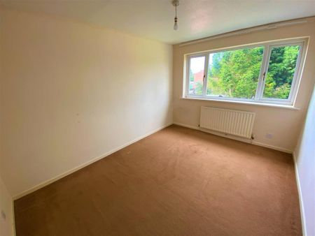 3 bedroom end of terrace house to rent - Photo 3