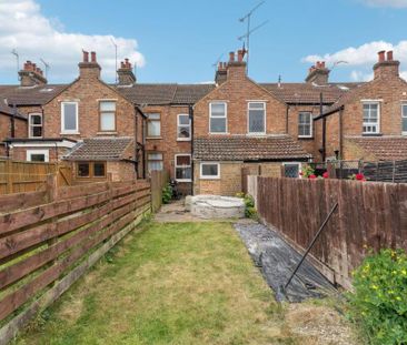 2 bedroom terraced house to rent - Photo 2