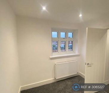 4 bedroom terraced house to rent - Photo 2