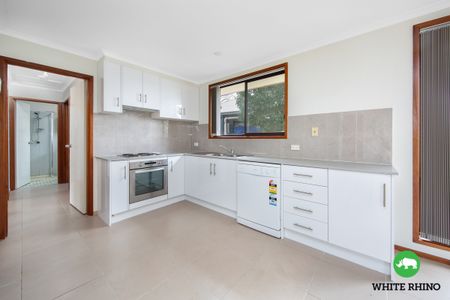 1/29a McIntosh Street, Queanbeyan NSW 2620 - House For Rent | Domain - Photo 5