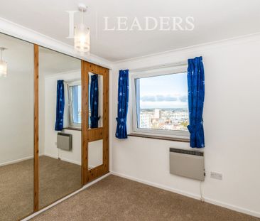 2 bedroom flat to rent Trinity Green - Photo 6