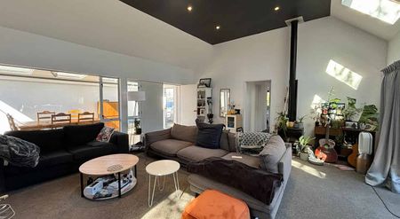 Charming 3BR Home in Bryndwr - Photo 5