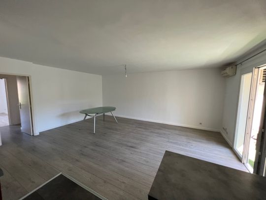 À louer – T3 climatisé au cœur de Solliès-Pont, face au château - Photo 1