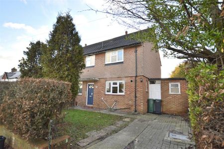 3 bedroom semi-detached house to rent - Photo 2