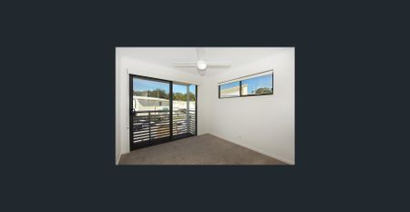 Luxury 3 bedroom townhouse in Buderim - Photo 4