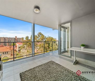 🏡 Stylish Apartment in the Heart of East Perth – 2 Car Bays! - Photo 5