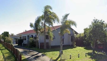 Space Galore - Photo 2