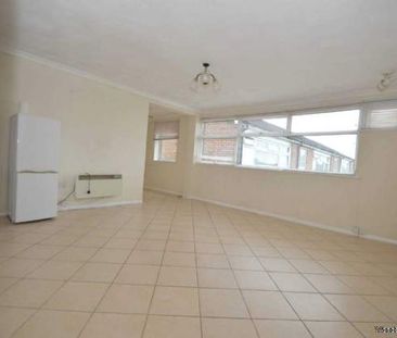 2 bedroom property to rent in Addlestone - Photo 6