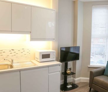 Apt 4, 61 Eglantine Avenue, Belfast BT9 6EW - Photo 5
