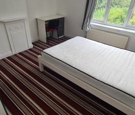 Cowley Road, *Student* 4 Double Bedrooms, Cowley, Oxford , OX4 2BY - Photo 2