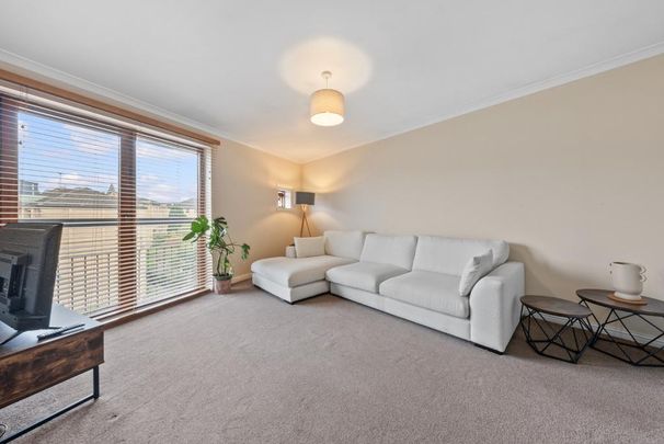 3 bedroom flat to rent - Photo 1