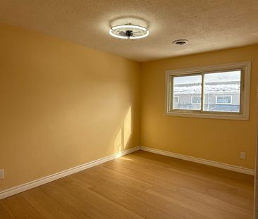 For Lease - 2050 Upper Middle Road Unit# 31, Burlington, Ontario - Photo 1