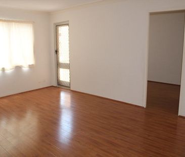 Excellent Condition Unit In Convenient Location ! - Photo 1