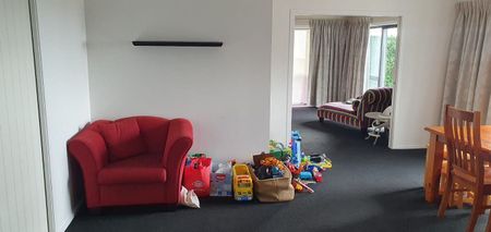 Single Level 4 Bedroom Home in Grenada Village - Photo 5