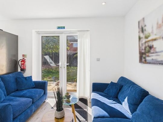 1 bedroom in a house share to rent - Photo 1