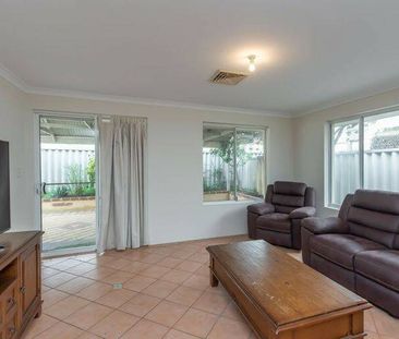 Charming Family Home in Redcliffe - Photo 6