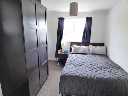 3 bedroom semi-detached house to rent - Photo 3