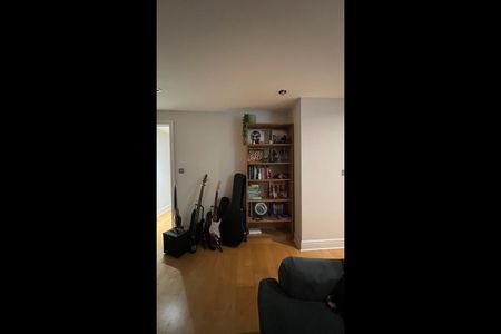 2 Bed Flat, Edison Building, E14 - Photo 3