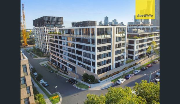 LIVING ON THE RIVERBANK! - Photo 1