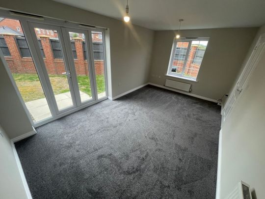 3 bed Town House - To Let - Photo 1