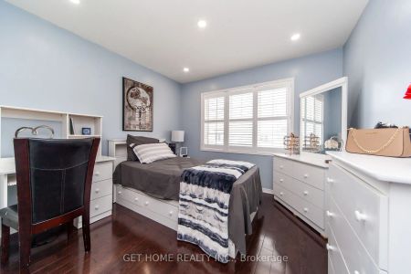 Detached Home For Lease | E9239530 - Photo 2